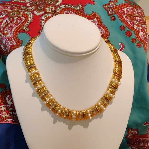 VTG rare Monet gold and pearl necklace (#15) - Picture 2 of 3